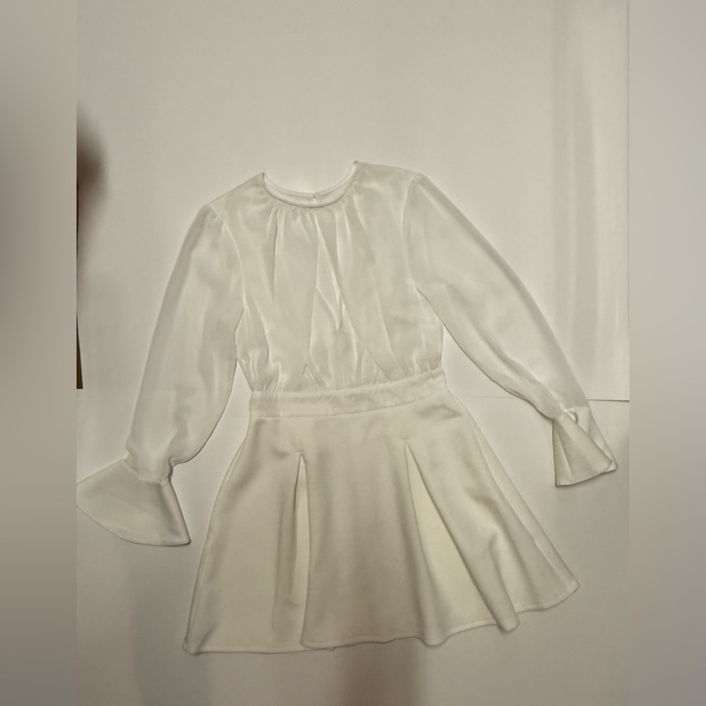 VENUS Elegant Cream Formal Dress